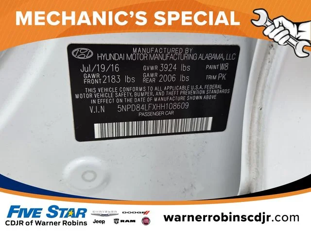 Used 2017 White Hyundai SE image 18