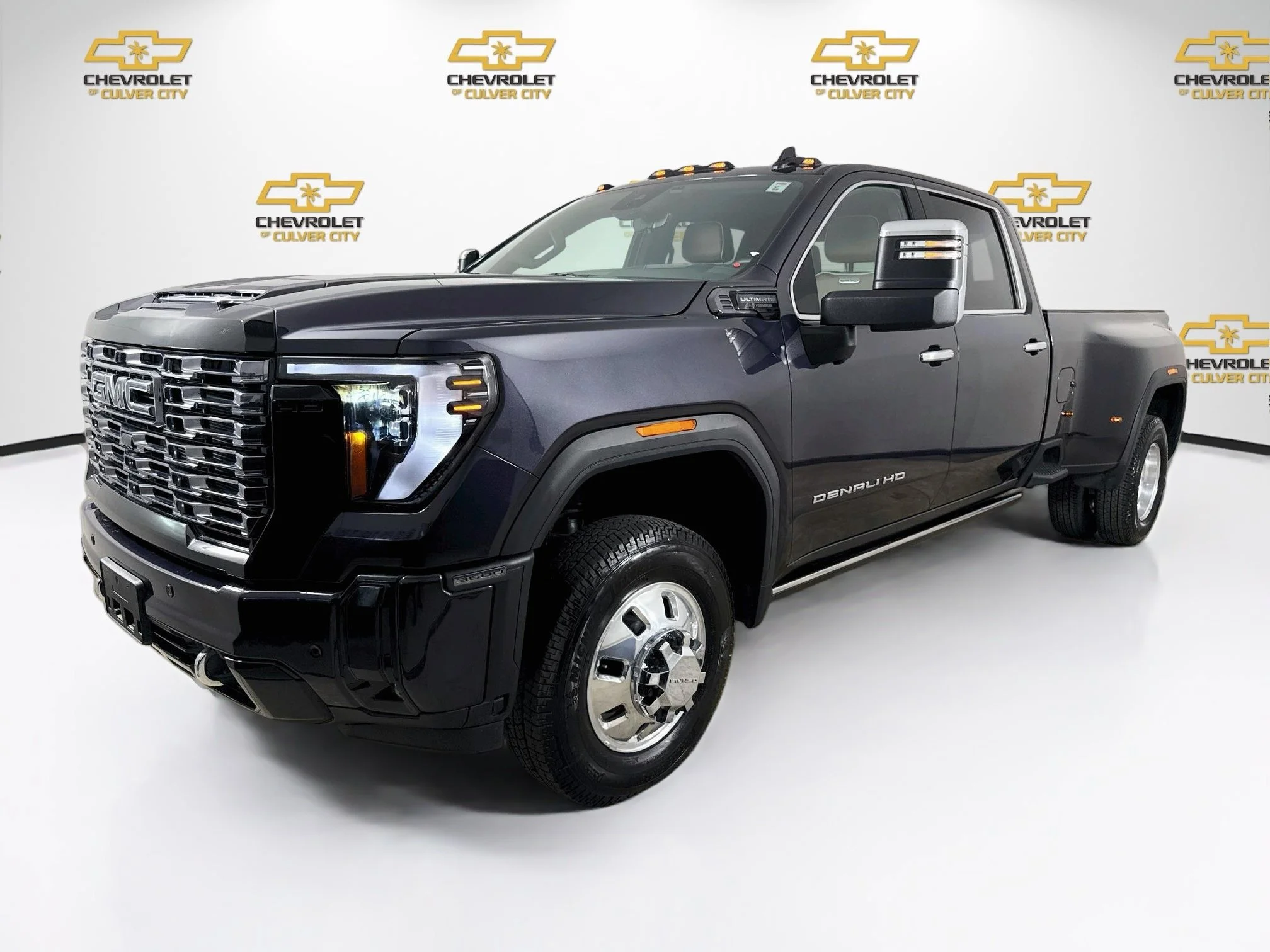 Used 2025 Titanium Rush Metallic GMC Denali Ultimate DRW image 3