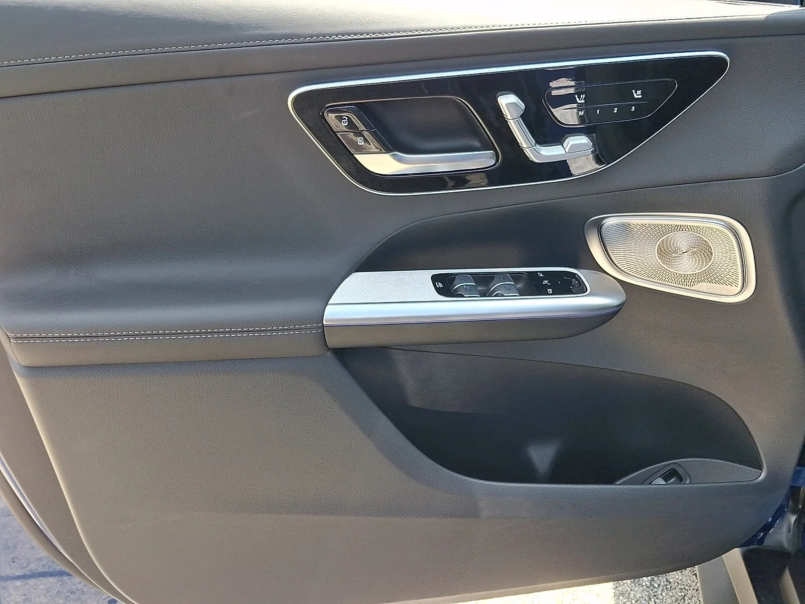 Used 2025  Mercedes-Benz GLC 300 Coupe image 12