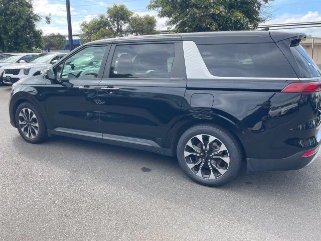 Used 2022 Black Kia EX image 8