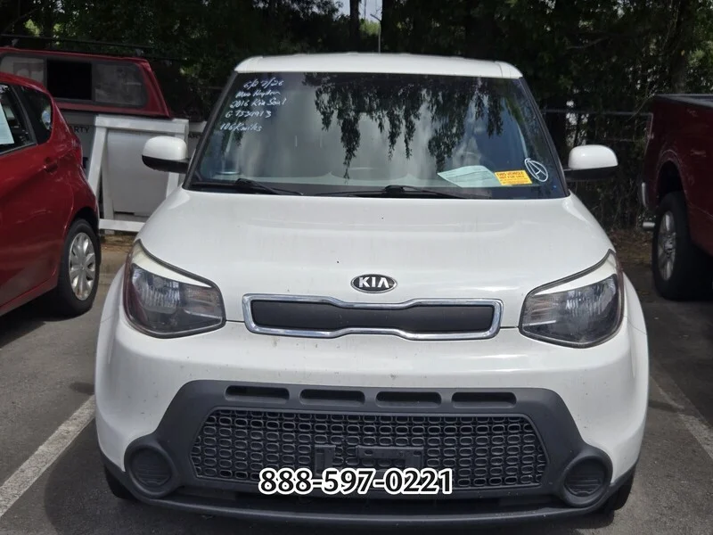 Used 2016 Clear White KIA BASE image 12