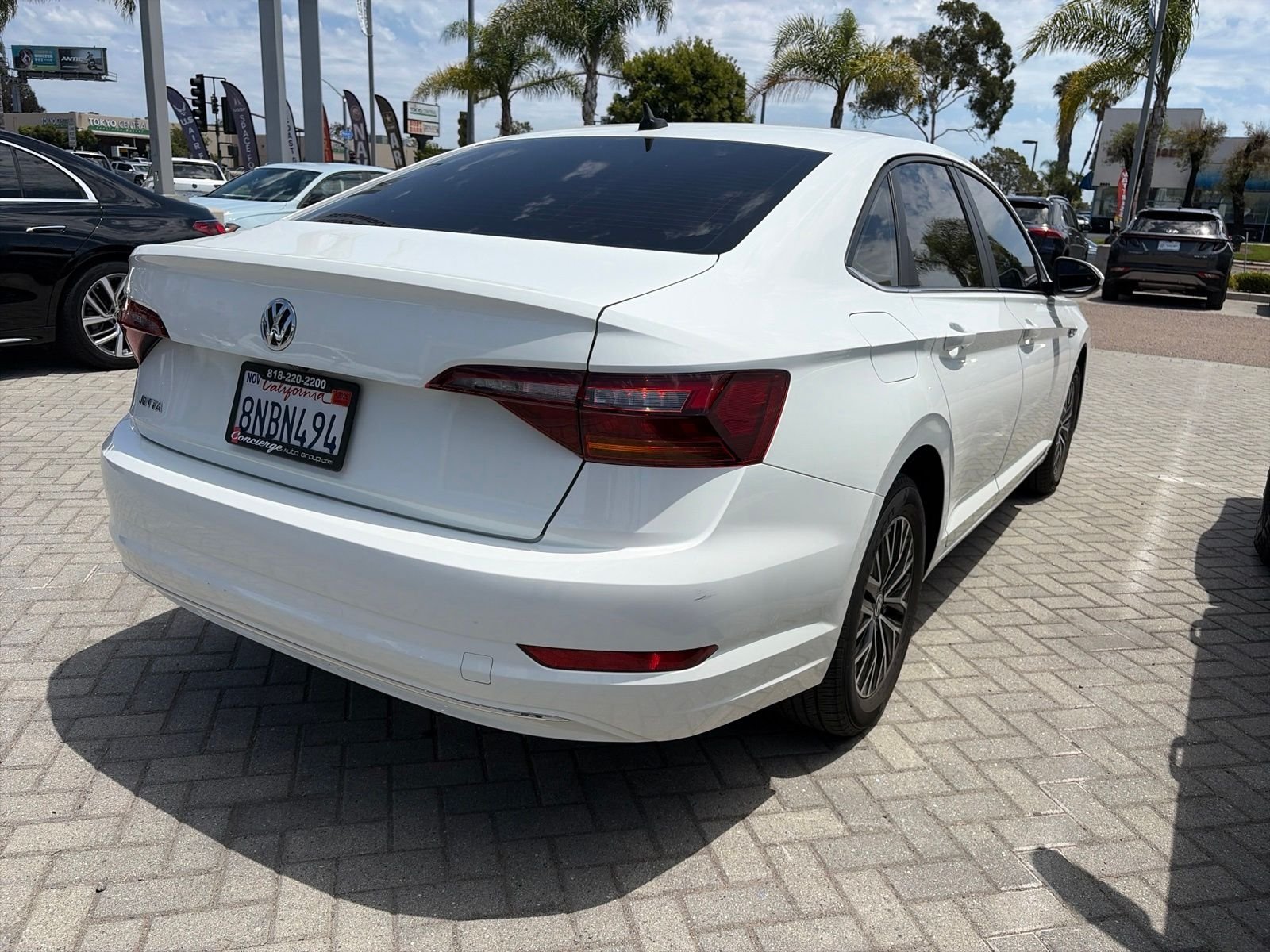 Certified Used 2019 Pure White Volkswagen SEL image 3