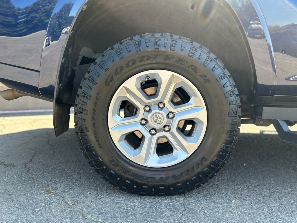 Used 2019 Nautical Blue Metallic Toyota SR5 image 4