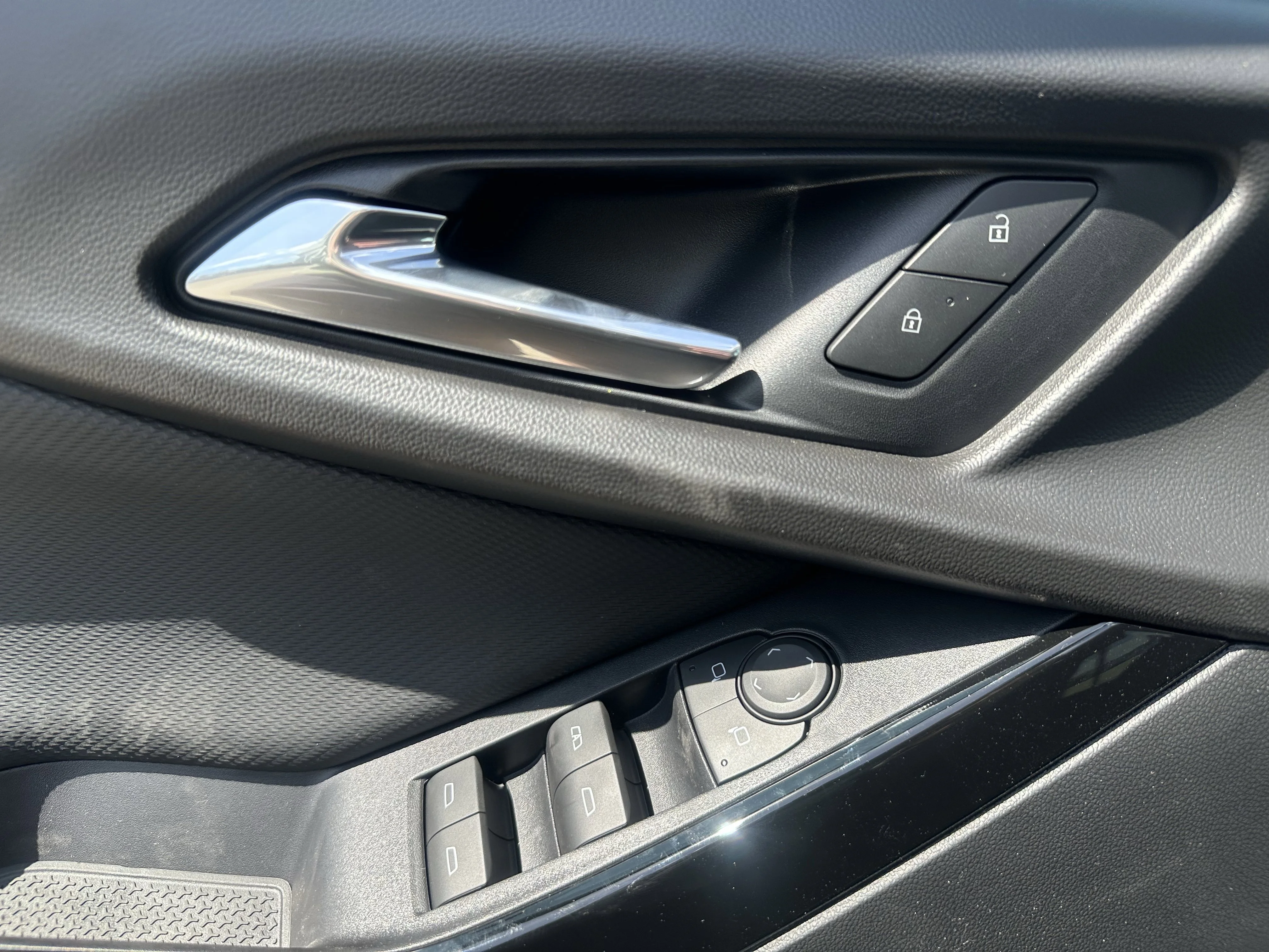 New 2026 Summit White Chevrolet AWD LT image 8