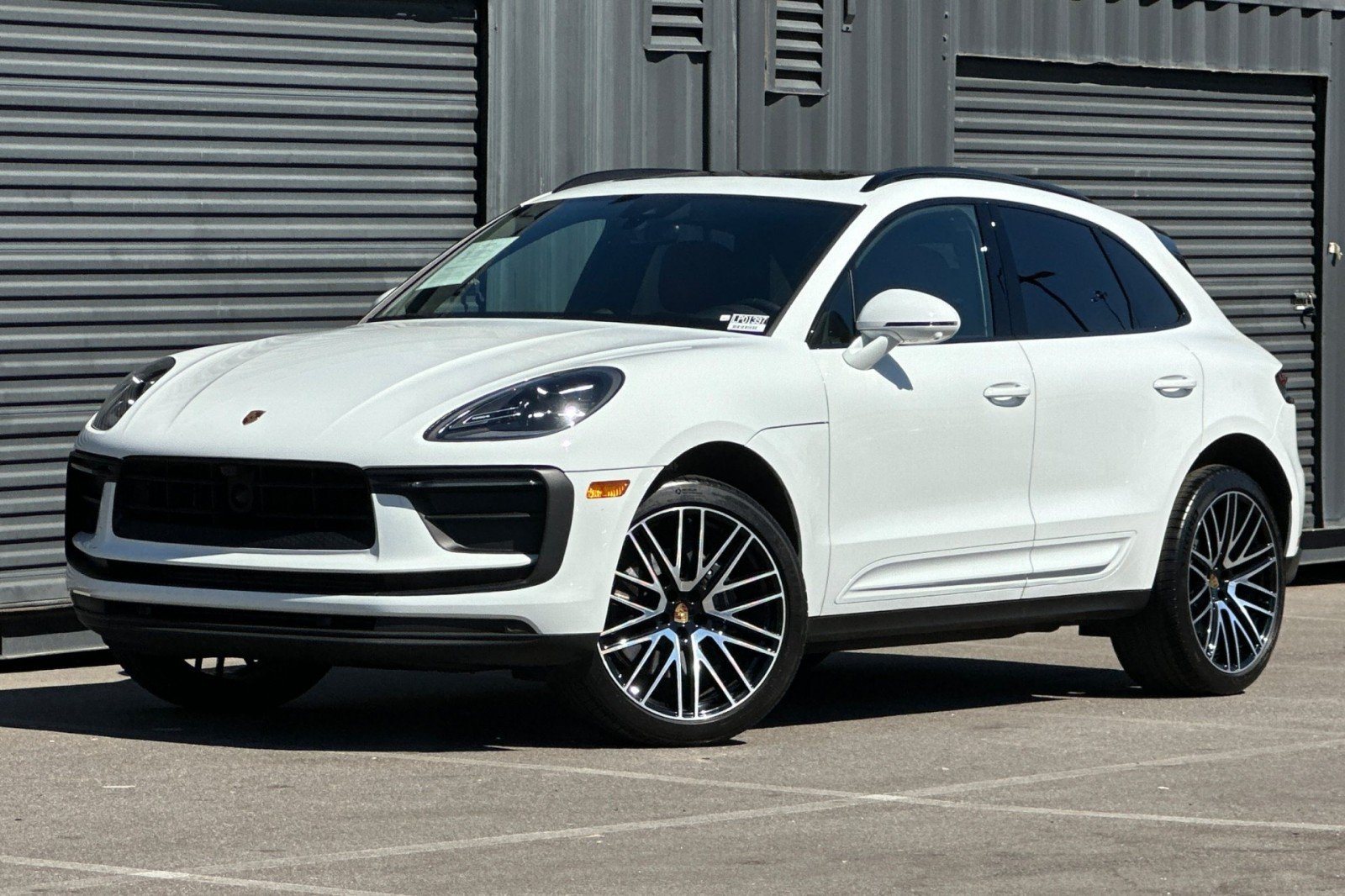 2025 Porsche Macan Base
