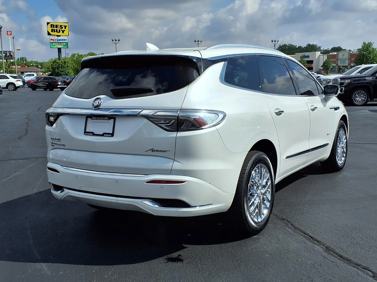 Used 2023 White Buick Avenir image 24