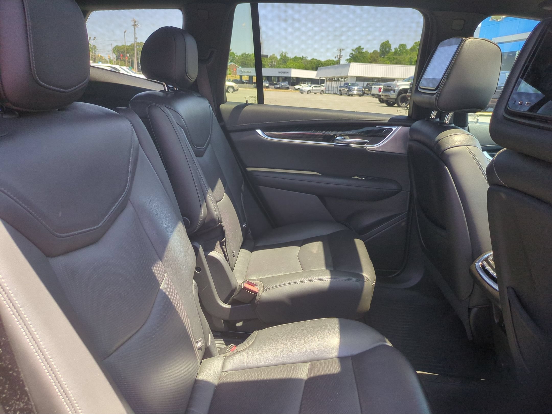 Used 2020 STELLAR BLACK METALLIC Cadillac AWD Premium Luxury image 35