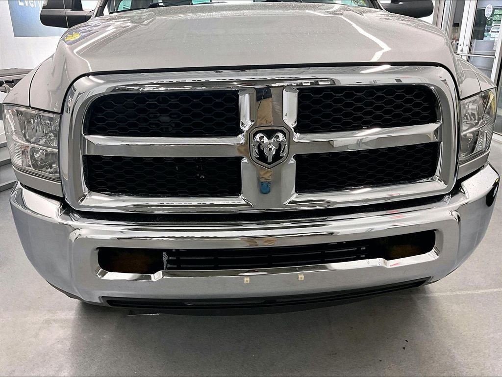Used 2017 Bright Silver Clearcoat Metallic Ram Tradesman image 28