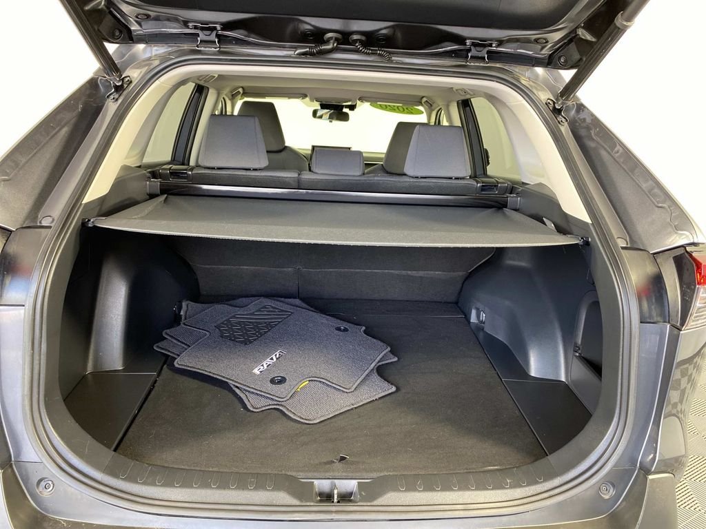Used 2020 Gray Toyota XLE image 6