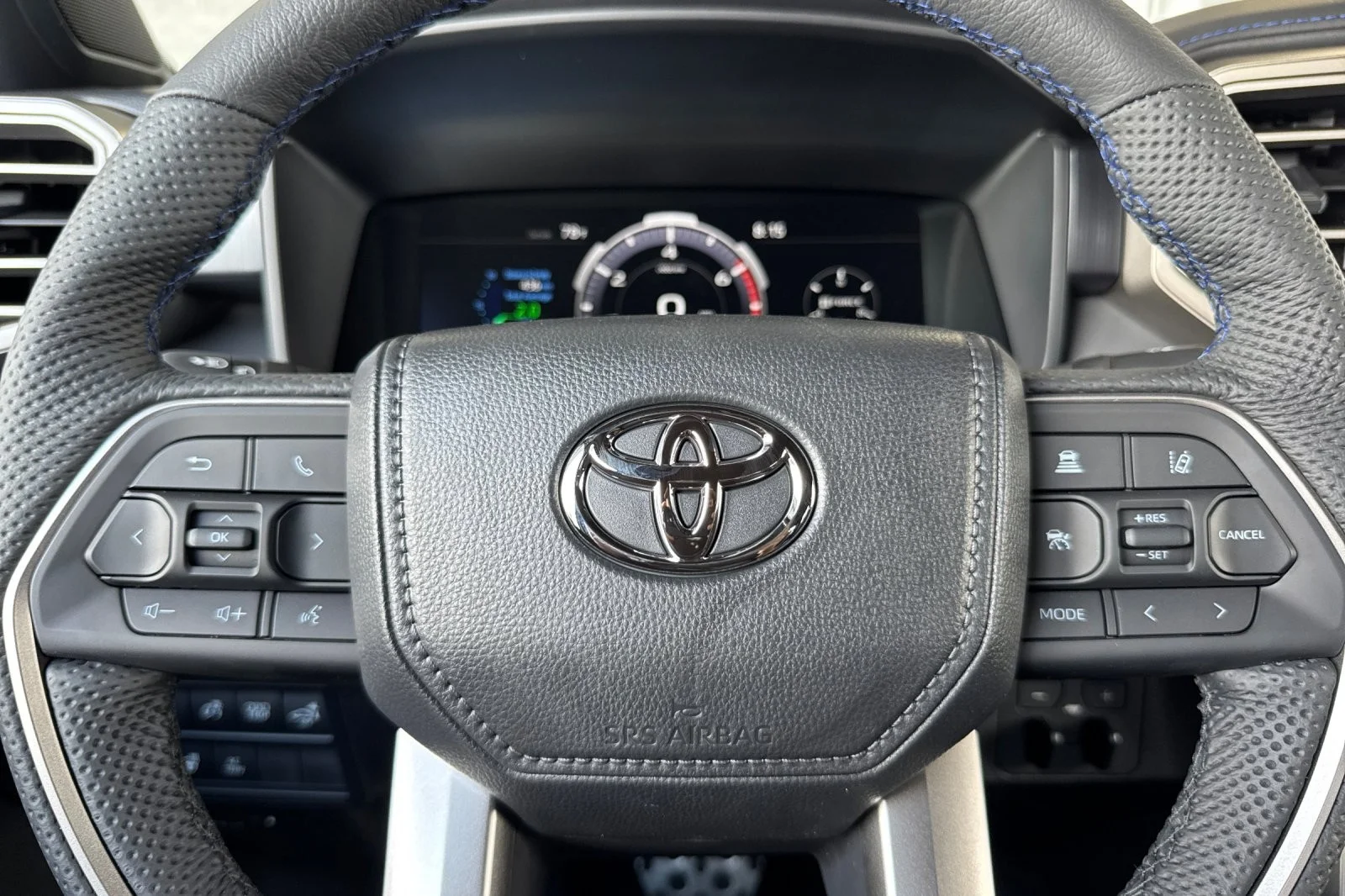New 2026 Wind Chill Pearl <sup>1</sup> Toyota  Platinum image 24