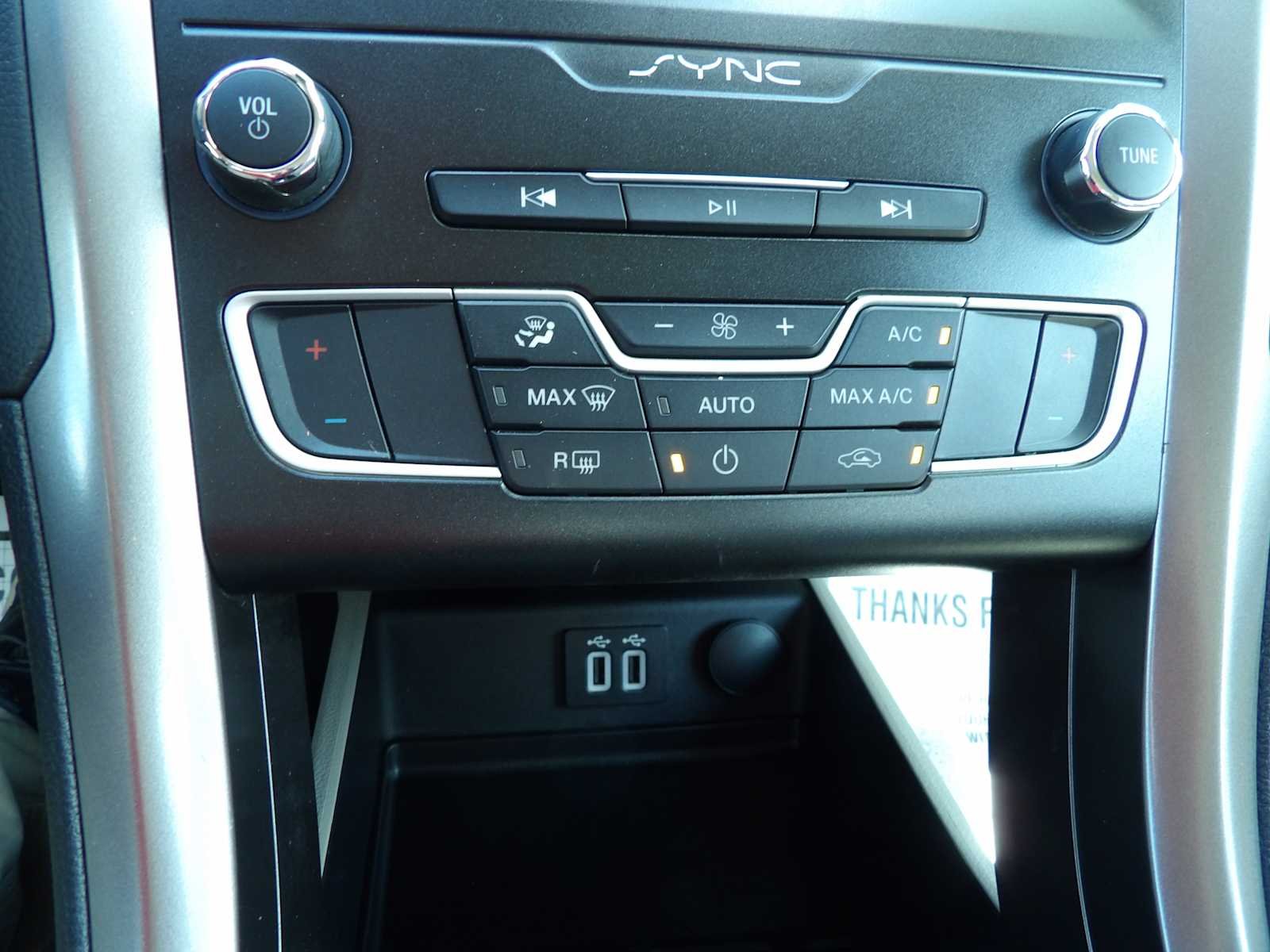 Used 2020 Agate Black Metallic Ford SE image 23
