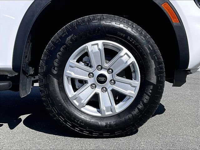 Used 2025 White Ford XL image 9