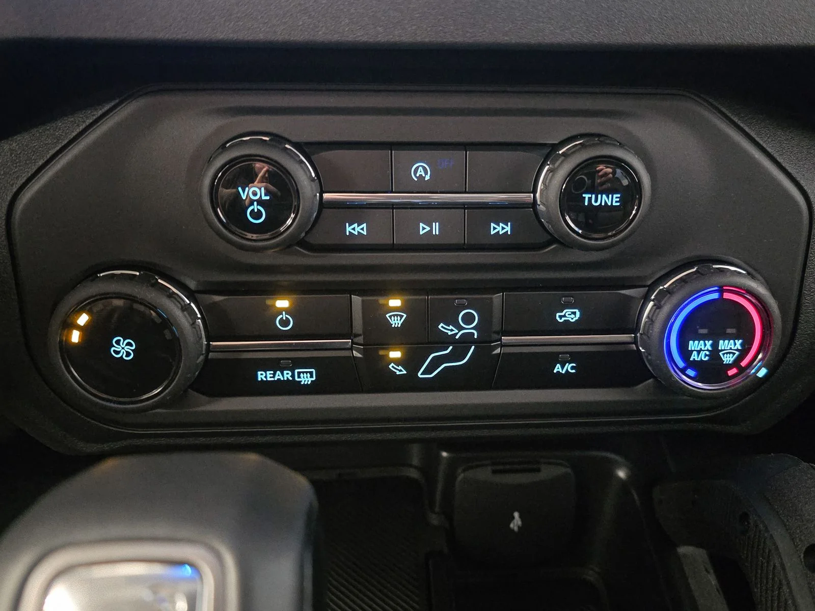 New 2025 Desert Sand Ford Badlands® image 29