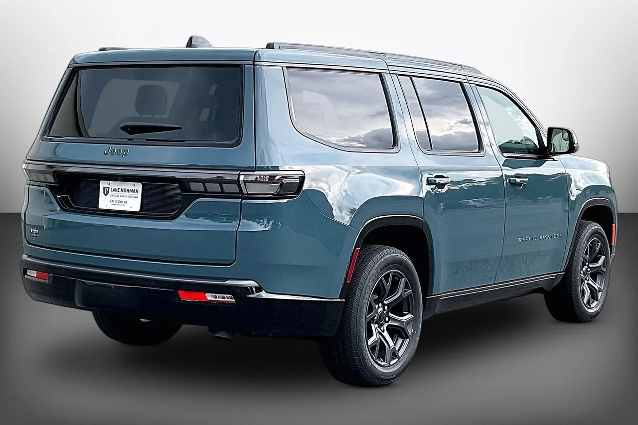 New 2026 Steel Blue Jeep Limited Altitude image 8