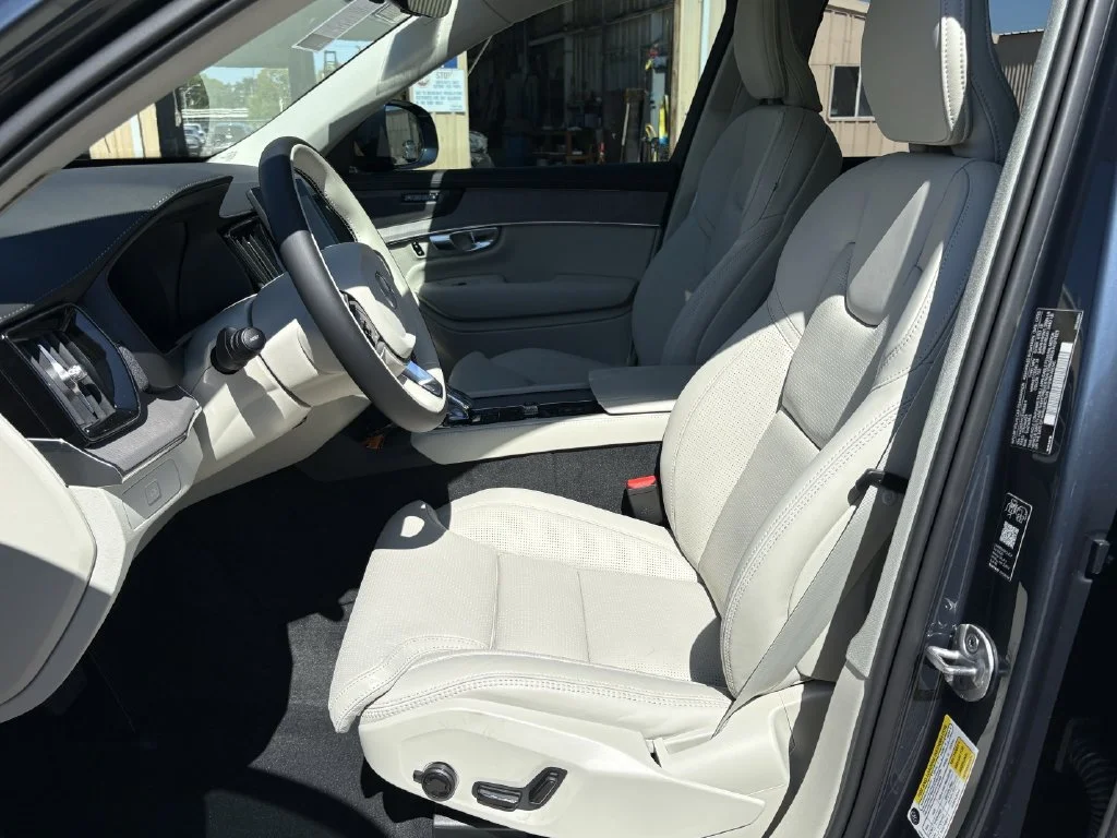 2026 Volvo XC90 Ultra - Photo 12
