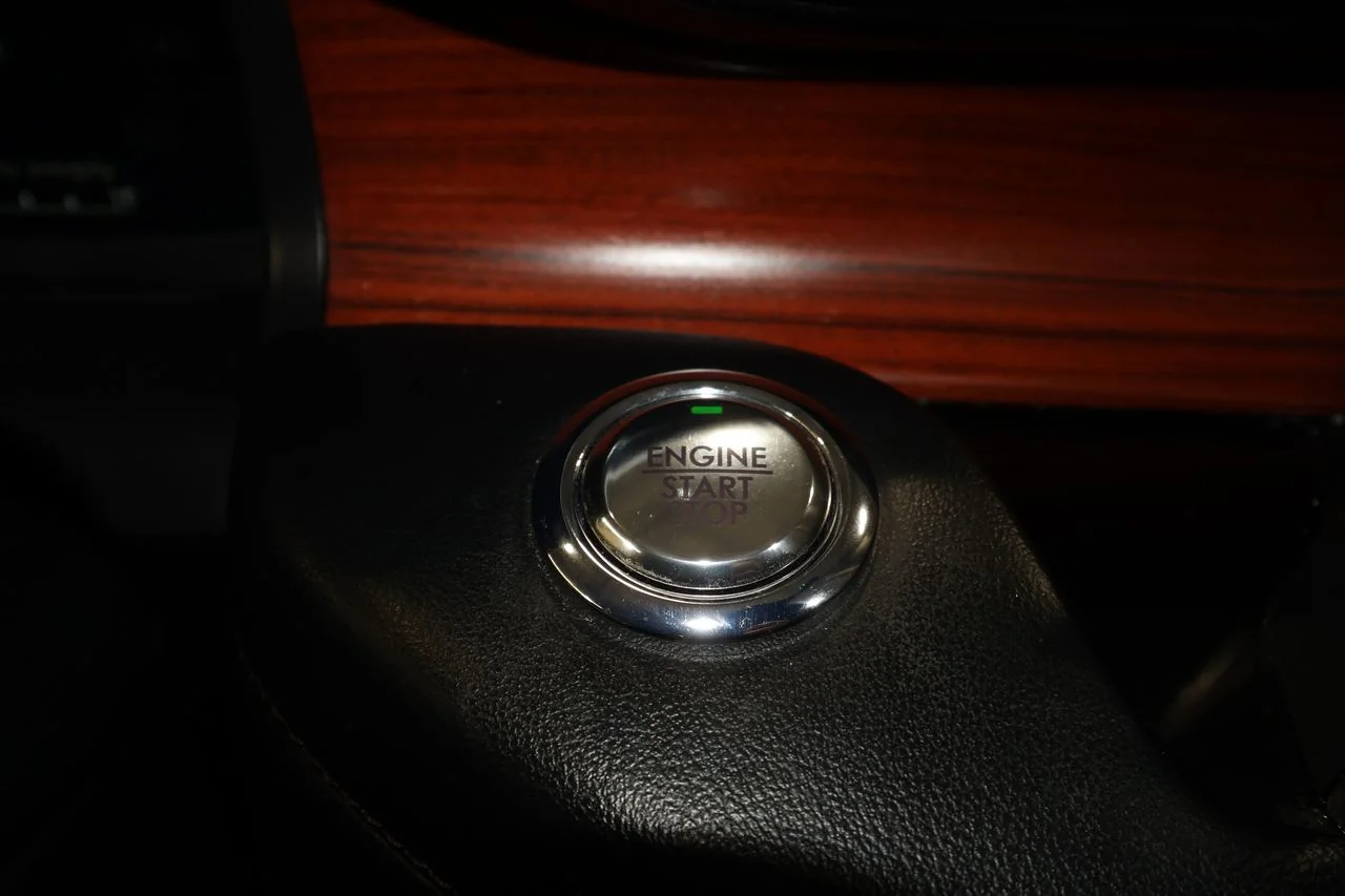 Used 2022 Silver Lincoln Reserve image 16