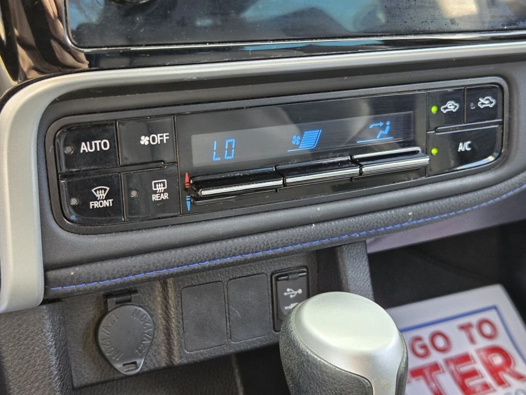 Used 2019 Silver Toyota SE image 19