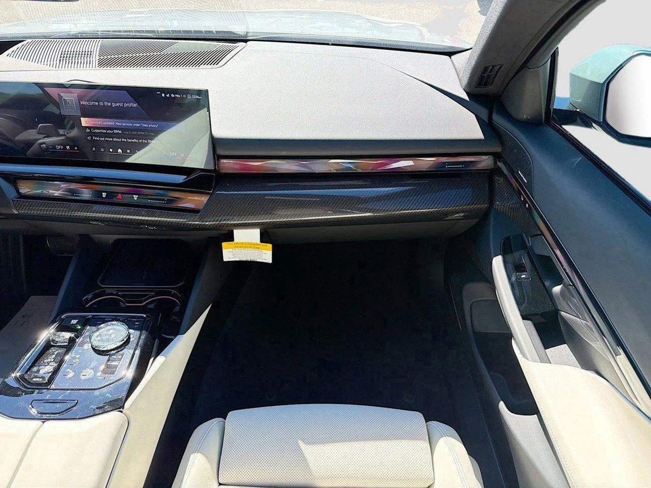 2026 BMW 5 Series 550e - Photo 19
