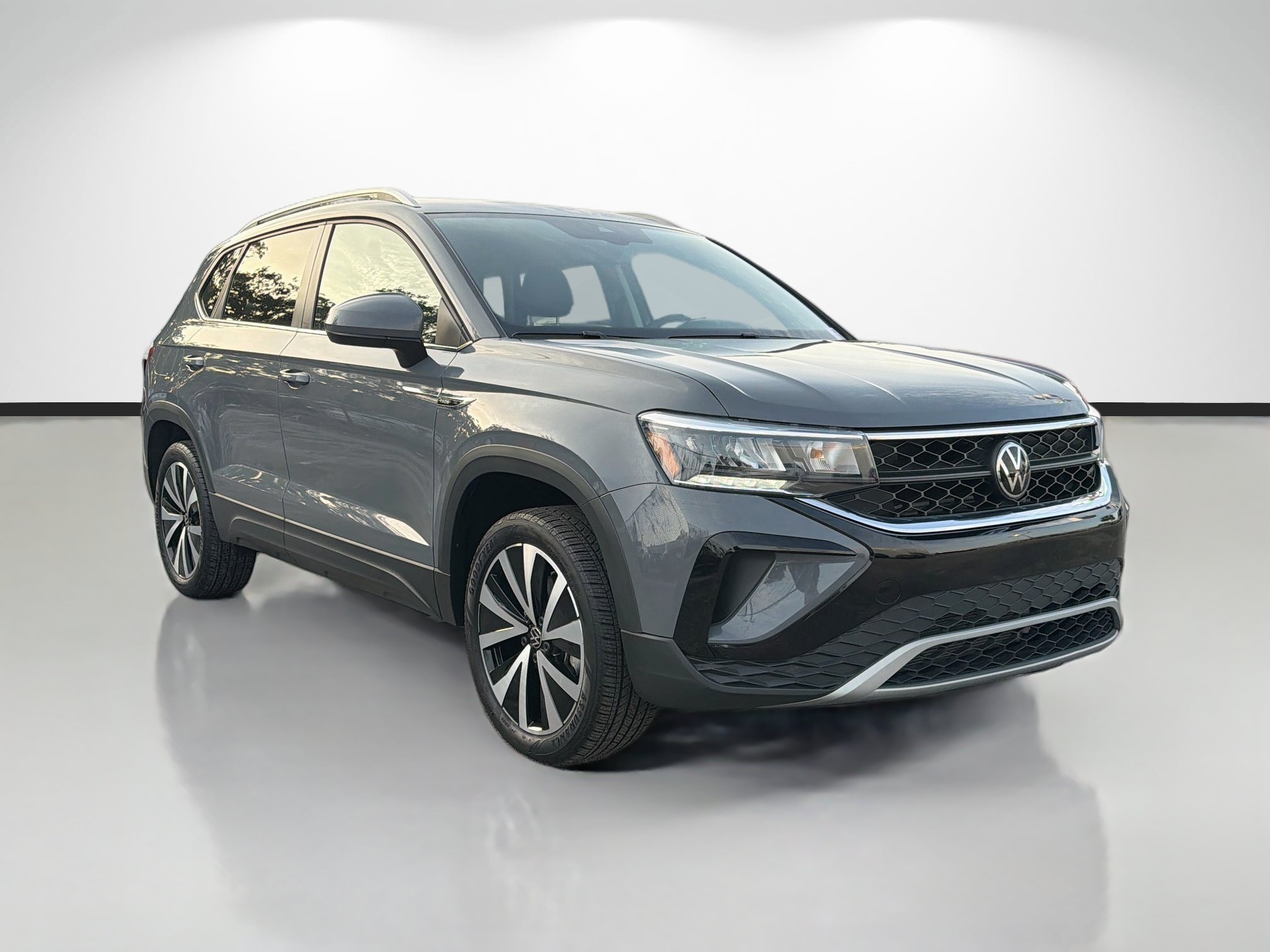 Used 2024 Pure Gray Volkswagen SE image 7