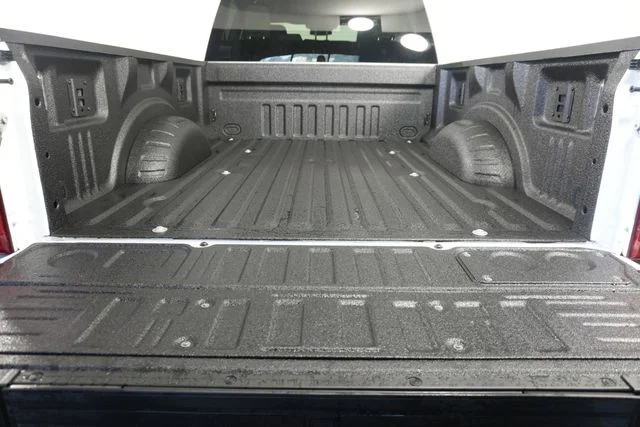 New 2026 Oxford White Ford F-250® XLT image 30
