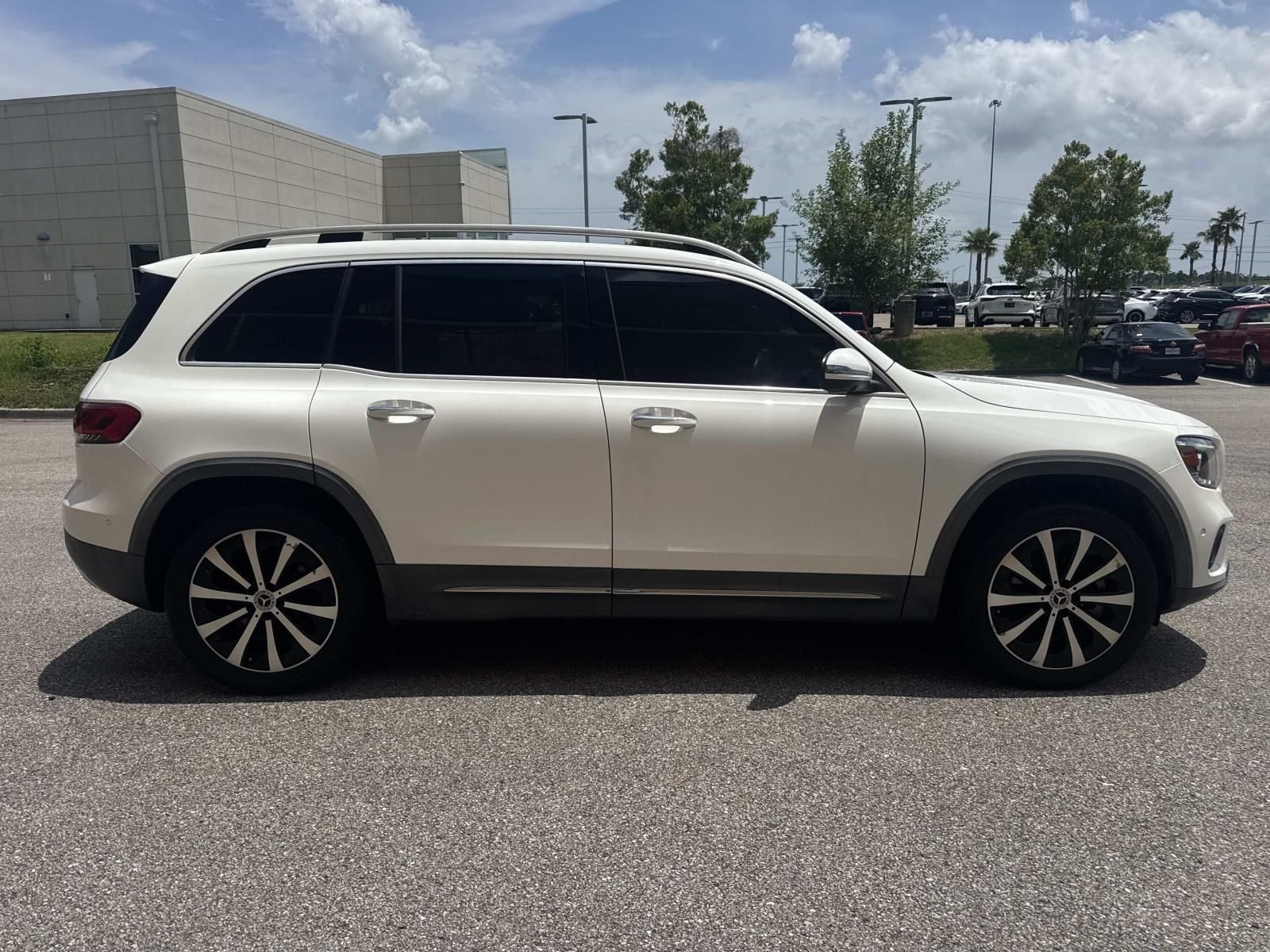 Used 2022  Mercedes-Benz GLB 250 image 5