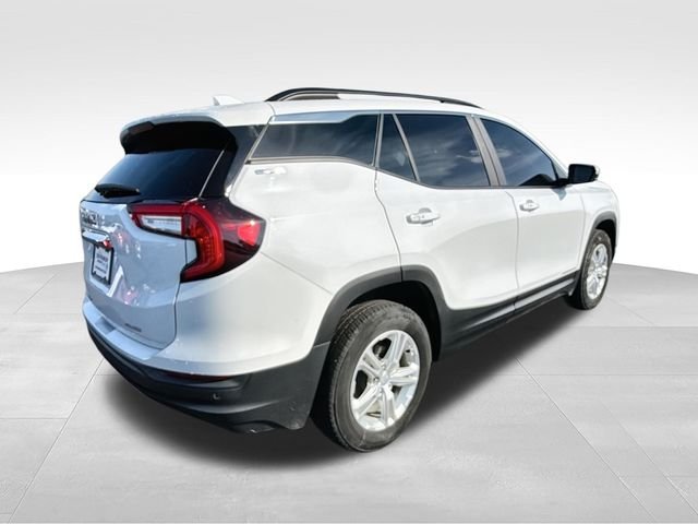 Used 2023 White GMC SLE image 8
