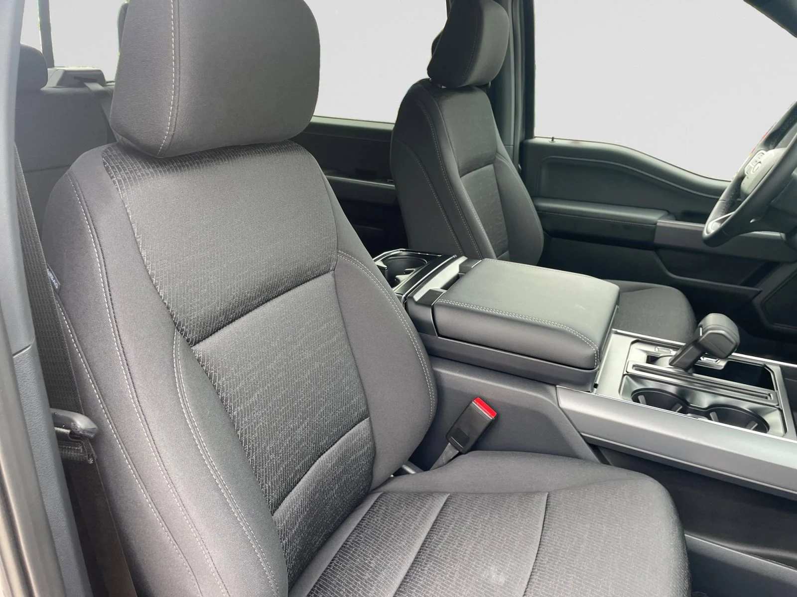 New 2026 Carbonized Grey Metallic Ford XLT image 12