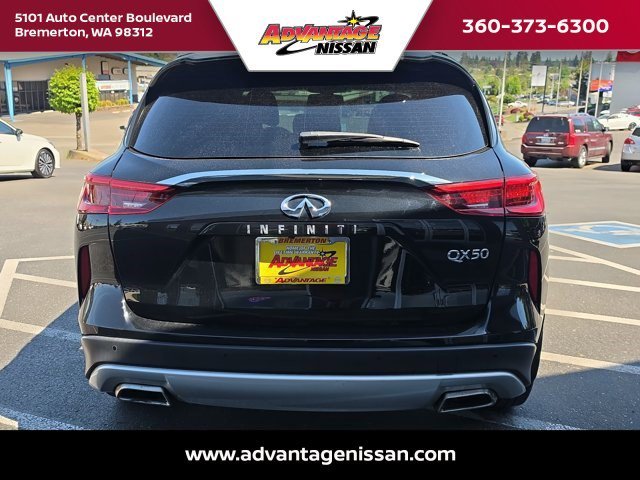Used 2021 Black Obsidian INFINITI LUXE image 4
