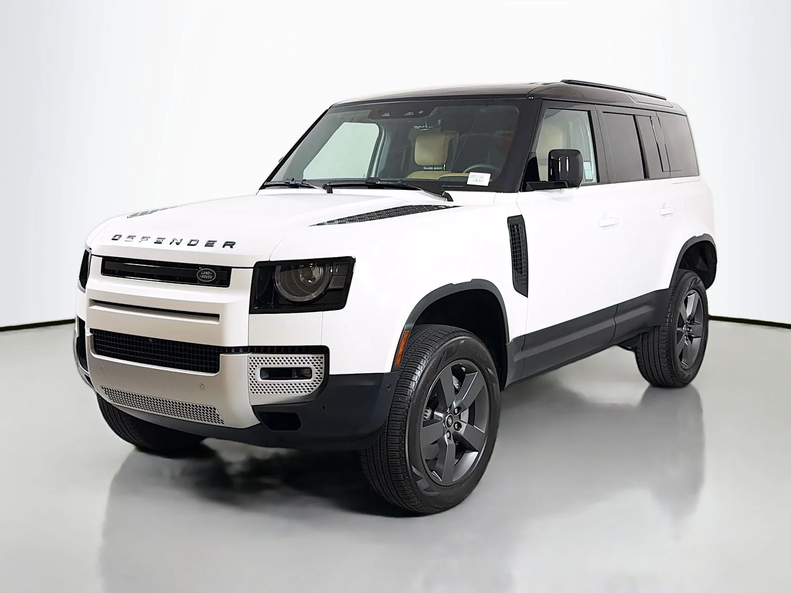 2025 Land Rover Defender 110 S P400's photo