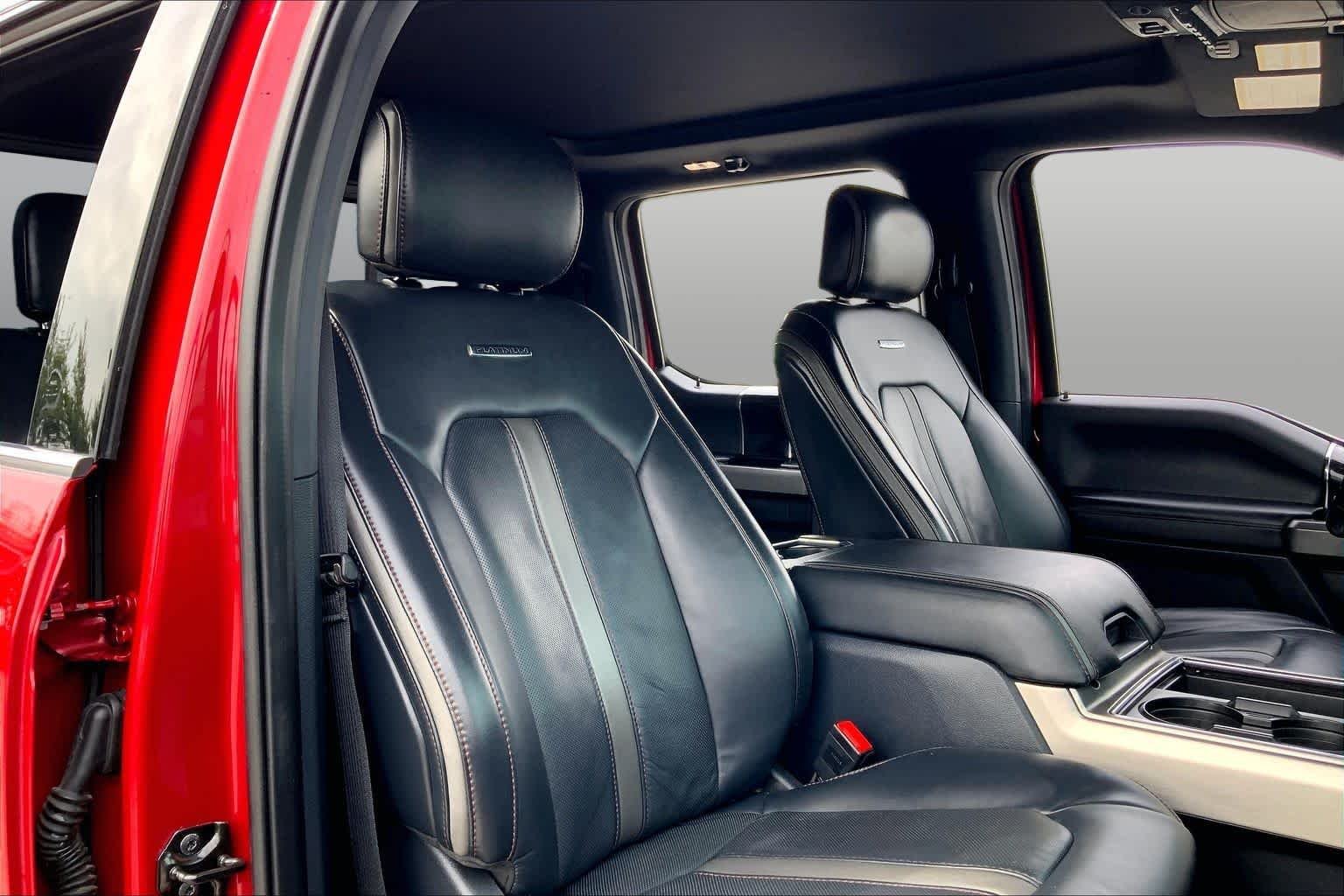Used 2022 Rapid Red Metallic Tinted Clearcoat Ford F-250 Pickup Platinum image 9