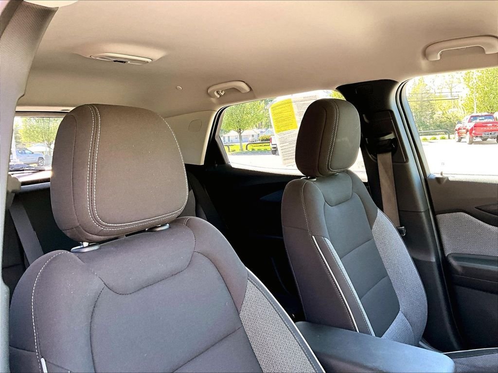 Used 2025 Gray Chevrolet LT image 22