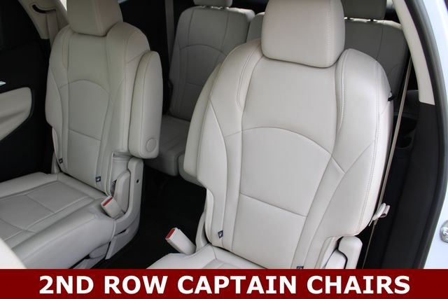 Used 2022 White Buick Premium Group image 8