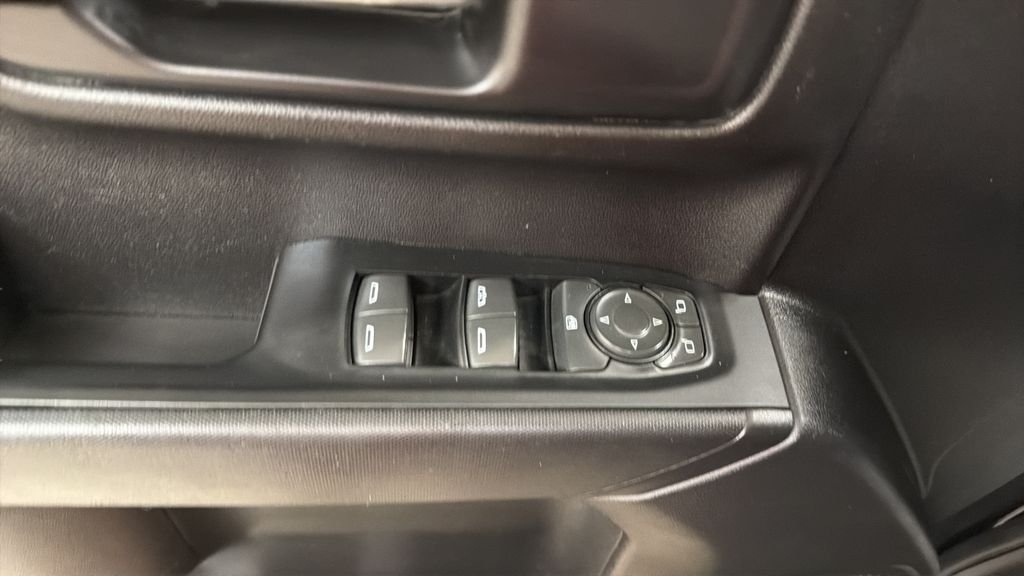 Used 2022 Black Chevrolet Custom image 17