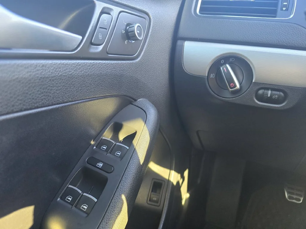 Used 2014 Silver Volkswagen GLI image 18