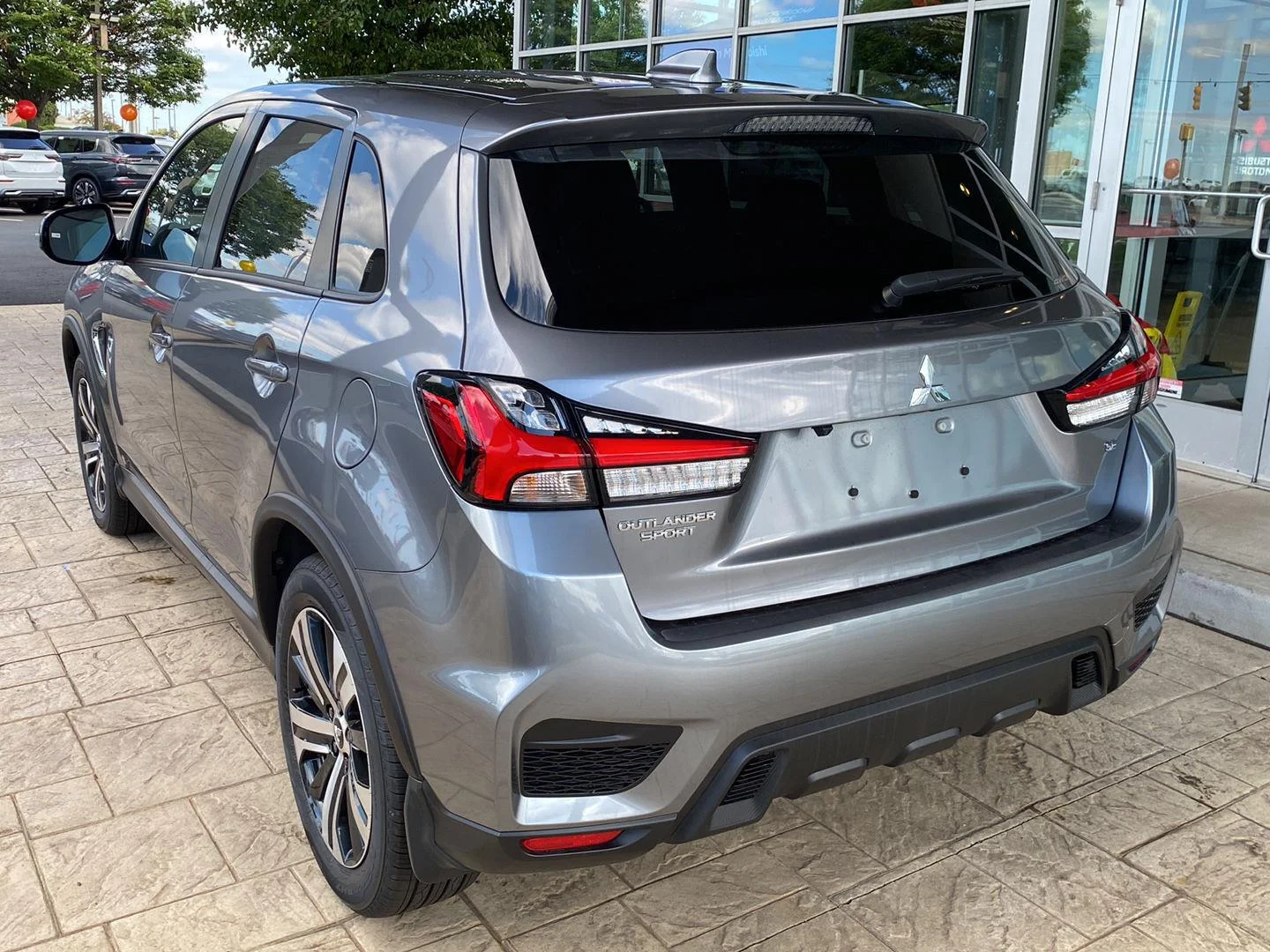 New 2027 Mercury Gray Metallic Mitsubishi 2.0 SE AWC image 5