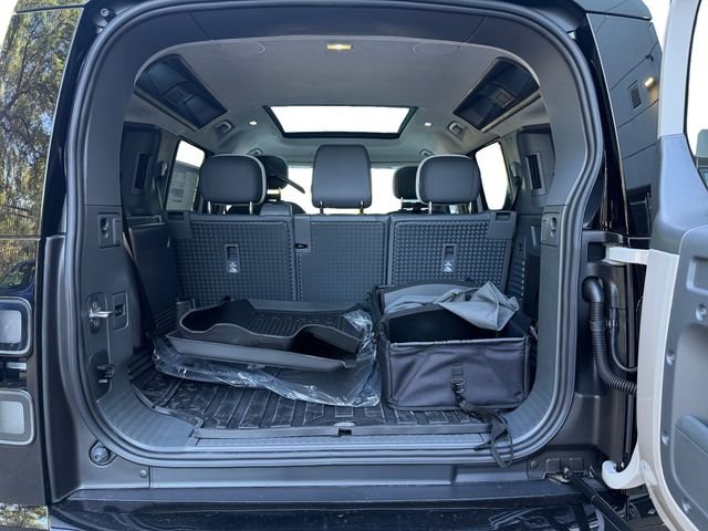 New 2026 Borasco Grey Land Rover X image 18