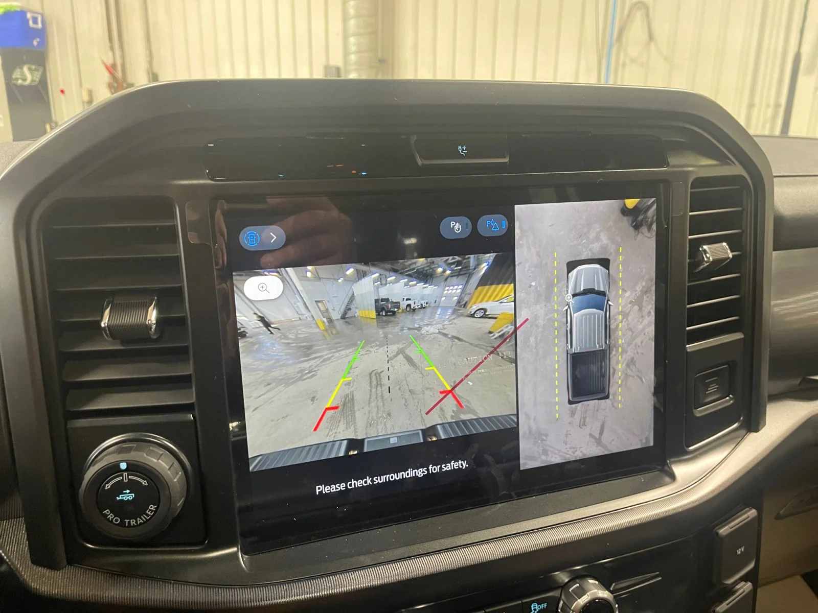 New 2026 Iconic Silver Metallic Ford Lariat image 23
