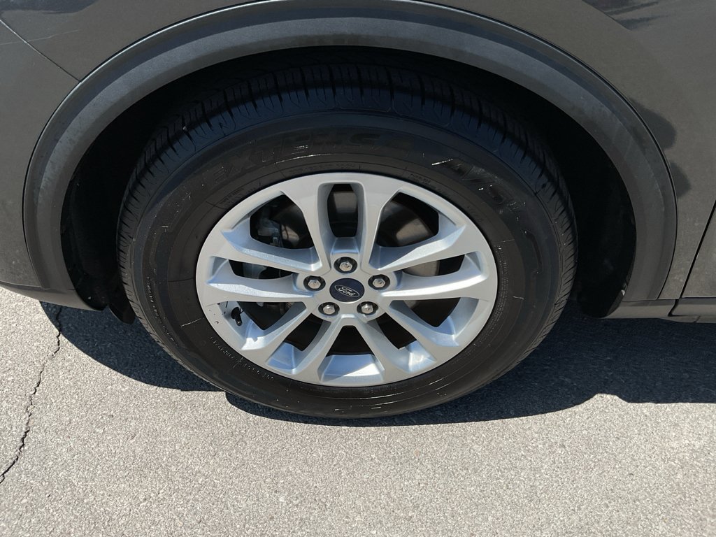 Used 2020 Magnetic Metallic Ford SE image 5