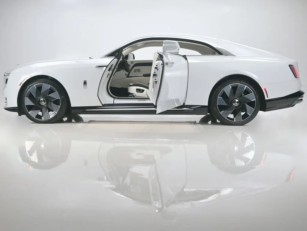 Certified Used 2025 Arctic White Rolls-Royce  image 3