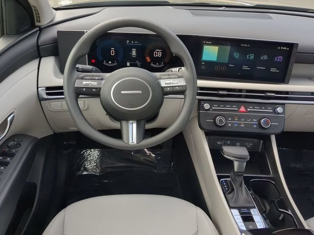 Used 2025 Gray Hyundai SE image 15