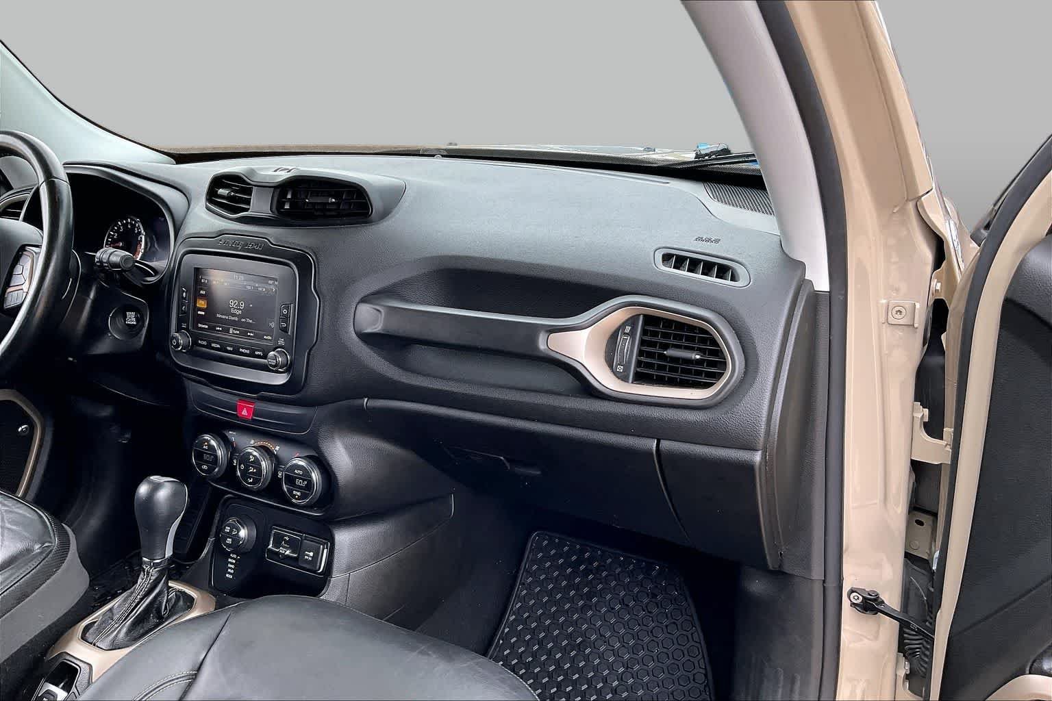 Used 2017 Mojave Sand Jeep Deserthawk image 17