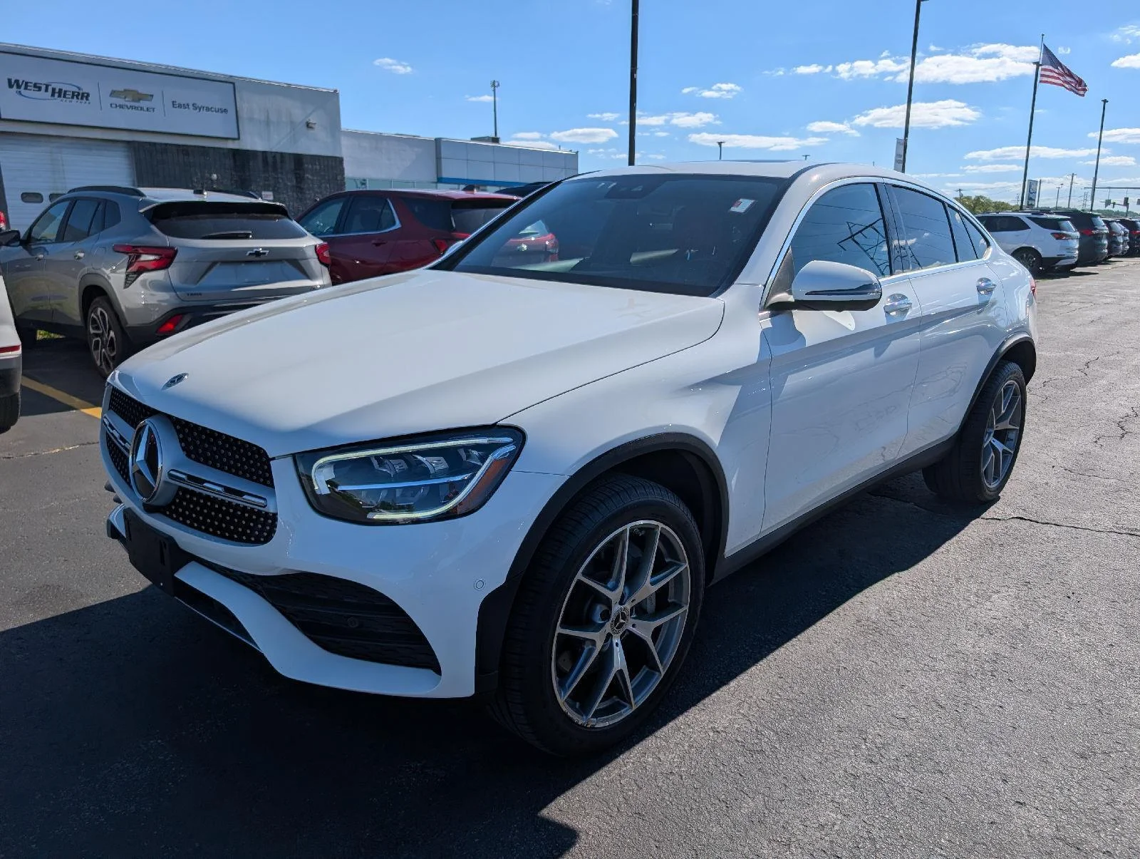 Used 2023  Mercedes-Benz GLC 300 image 4