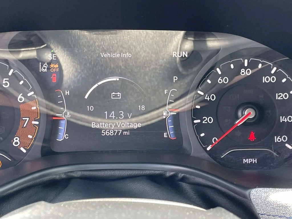Used 2024 White Jeep Latitude image 19