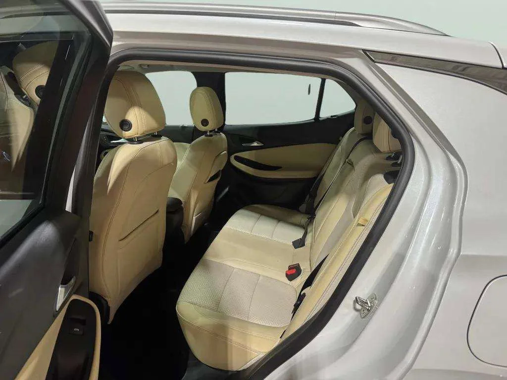 2021 Buick Encore GX Essence | CarEdge | CarEdge