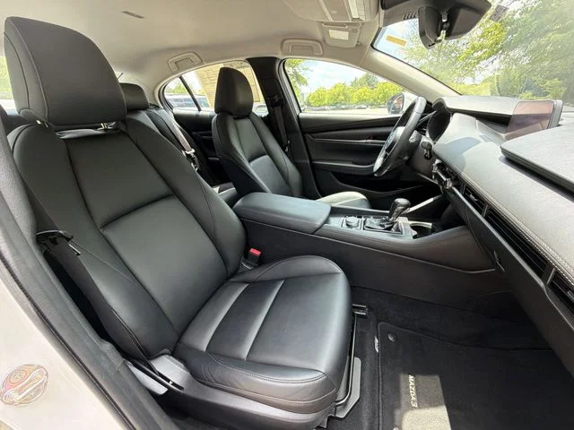 Used 2021 White Mazda Select image 27