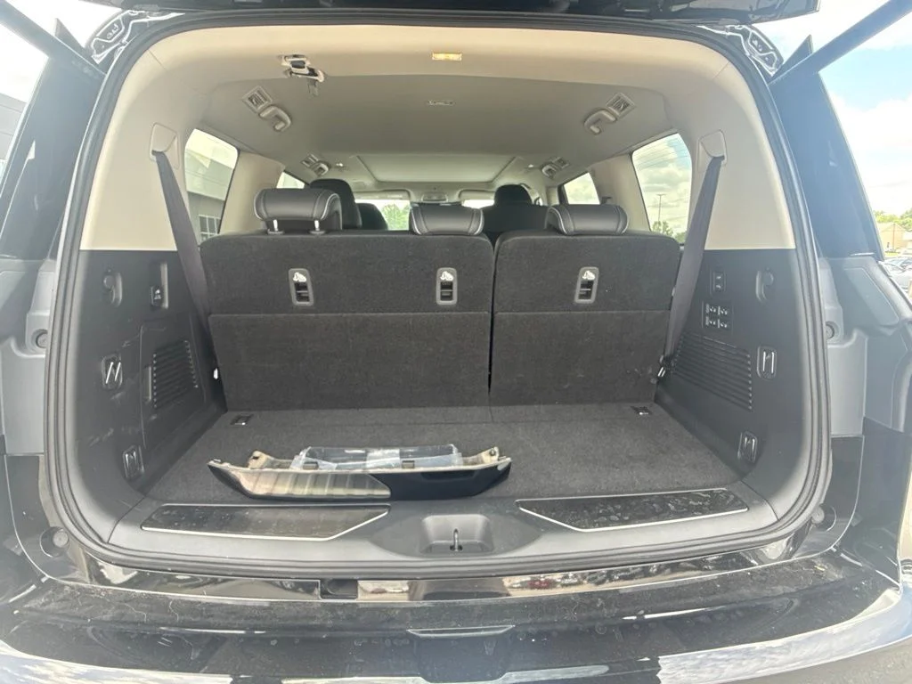 2025 INFINITI QX80 Sensory 4WD - Photo 8