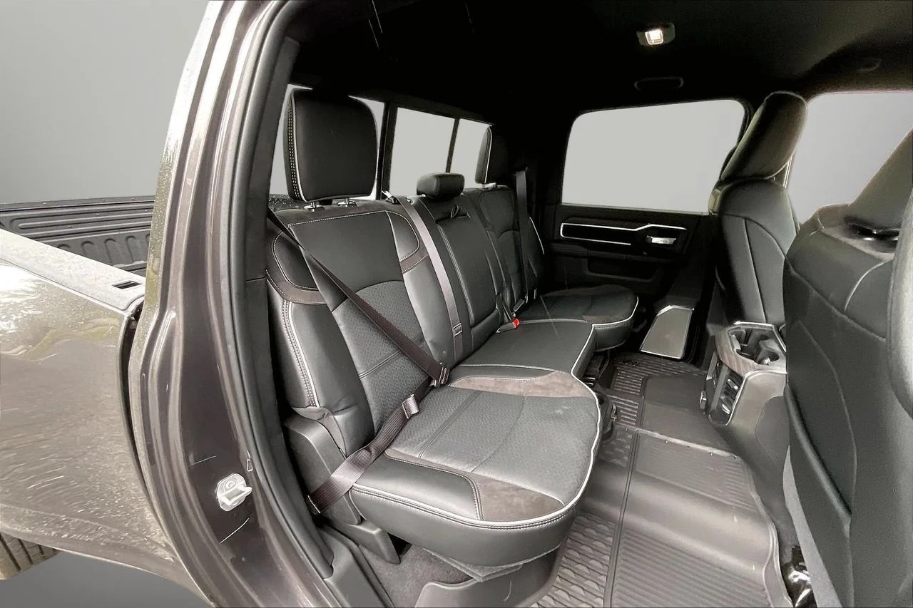 New 2026 Granite Crystal Metallic Clear-Coat Exterior Paint RAM Laramie image 19