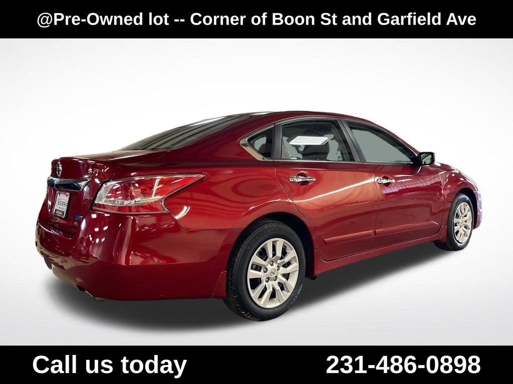 Used 2013 Red Nissan 2.5 S image 5