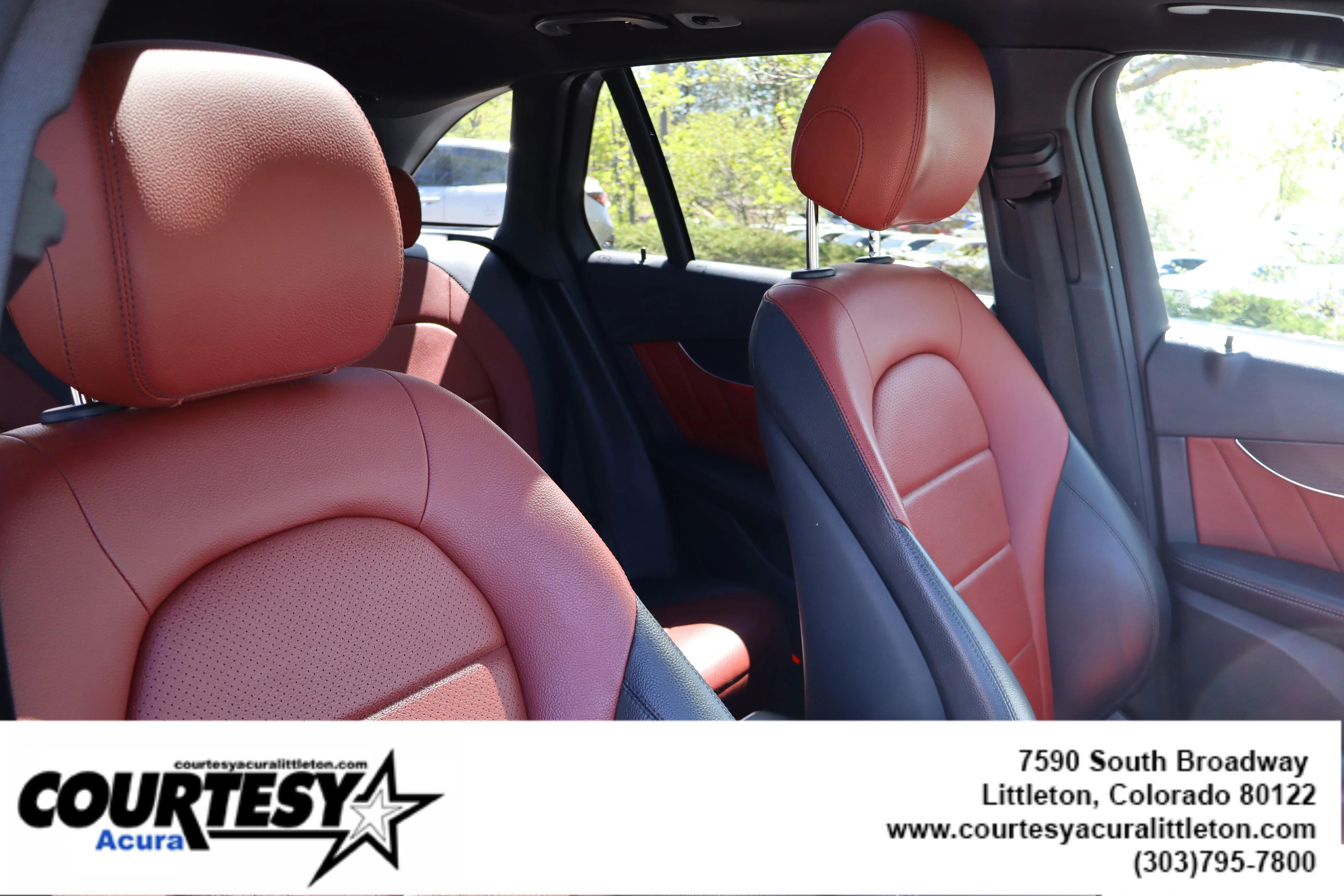 Used 2021 Black Mercedes-Benz GLC 300 image 33