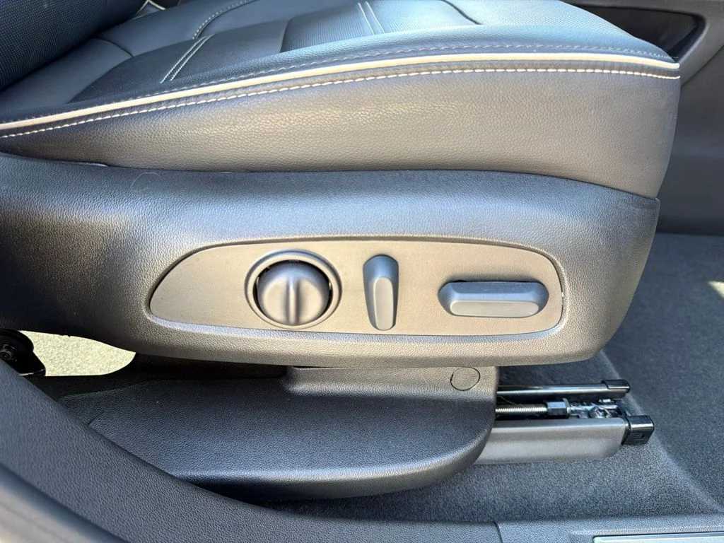Used 2023 Black GMC Denali image 29